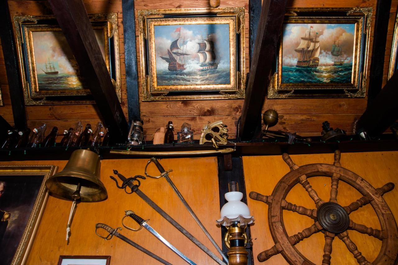Villa & Restaurant Admiral Nelson 헬 외부 사진